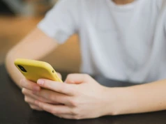 Nawet 20 punktów ujemnych za telefon w szkole. Jedno kliknięcie może wpłynąć na ocenę z zachowania