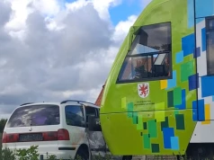 Symulacja wypadku w Strzeżenicach. Służby ćwiczą reagowanie na zderzenie auta z pociągiem (ZDJĘCIA)