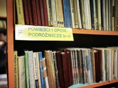 Dowolność w lekturach? To problem dla rodziców, bo książek w biliotekach nie ma. "Luka w systemie"