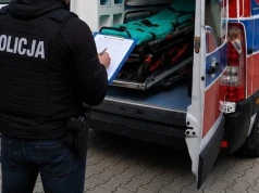 Pacjent zaatakował ratowników medycznych i zniszczył karetkę