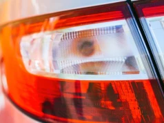 Włączysz to światło bez powodu? 100 zł mandatu i 2 punkty karne