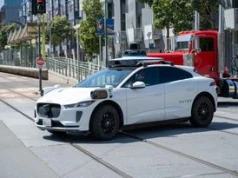 Samochód bez kierowcy wjechał na targ w USA. Pojawił się nietypowy problem