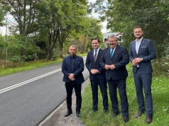 Ścieżka, bezpieczne dojście do autobusu i nowe skrzyżowanie. Gmina Czernica odpowiada na potrzeby mieszkańców