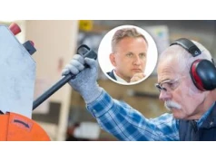12 tys. zł od państwa. Za każdy dodatkowy rok pracy. Ujawniają pomysł