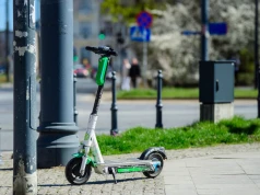 Radni zdecydowali. Zakaz jazdy elektrycznymi hulajnogami w piotrkowskich parkach