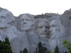 Thomas Jefferson miał dzieci ze zniewoloną kobietą? Zdradziły go włosy