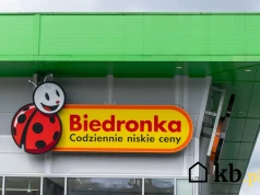 Ta kawa regularnie trafia do koszyków Polaków. Teraz Biedronka zmieniła jej cenę