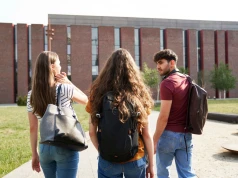 Studenci ruszają do pracy. Oferty czekają, a stawki sięgają 200 zł za godzinę