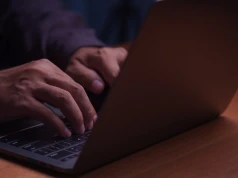Ważny polityk miał potajemnie ostrzec "Sabrinę" przed wojną. Szybko to zweryfikowaliśmy