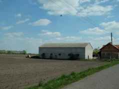 Rolnicy tną inwestycje, a nowych budynków przybywa. GUS pokazał zaskakujące dane