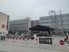Co dzieje się przed Galerią Krakowską? Powstaje ogromna scena