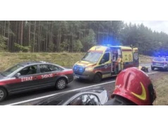Łubowo: BMW w rowie na DK20. Służby w akcji