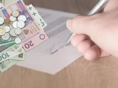 Rolniku, sprawdź umowę ze skupującym. UOKiK kwestionuje te zapisy