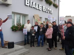 Mieszkańcy północnej części Białych Błot protestowali. Chcą mieć wpływ na projektowanie obwodnicy