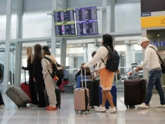 Turysta z Azji wyciągnął aparat na lotnisku Chopina. Interweniowały służby, dostał 500 zł mandatu