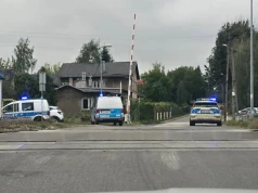O krok od tragedii na torach. Kobieta zasłabła i przewróciła się pod nadjeżdżający skład