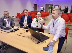 Od modemów wożonych do klientów po elektroniczne klucze. Jak technologia zmienia branżę stolarki