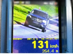 Przekroczył prędkość o 81 km/h. Stracił nie tylko 2500 zł. Czy było warto?