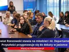 Powiat Rzeszowski stawia na młodzież i AI. Departament Przyszłości przygotowuje się do debaty w Jasionce