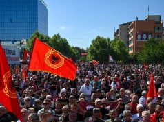 Bałkański kocioł wrze. Paraliż w stolicy, tłum protestuje po decyzji sądu