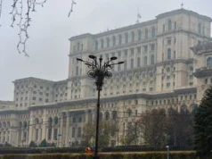 Waży 4,1 mln ton. Najcięższy budynek świata regularnie się zapada