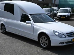 Nietypowy Mercedes na sprzedaż. Zapragniesz zostać kurierem
