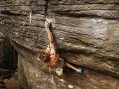 „Slice of Heaven” – pierwsze australijskie 37/9b. Za przejściem stoi Alex Megos