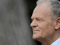 Tusk do Nawrockiego: „Czekamy na podpis”