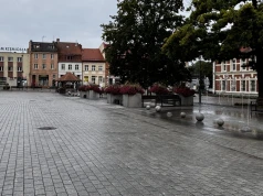 Na rynku w Starogardzie Gdańskim stanie mobilne lodowisko