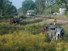 Wypadek na przejeździe kolejowym w Sobolewie. Wezwano LPR