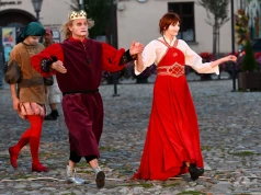 Księżna Kinga ożyła na starosądeckim Rynku. Plenerowy spektakl przyciągnął setki widzów