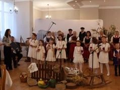 Sztafeta pokoleń w OSP w Rudzie! Niezwykły finał projektu „Zaśpiewajmy! Na ludową nutę” (zdjęcia)