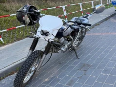 Skrajna nieodpowiedzialność ukrócona. Motocyklista z dwoma promilami, bez uprawnień, jednośladem niedopuszczonym do ruchu