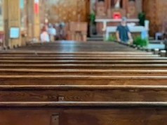 "Nie chcę już być katolikiem" nie zawsze znaczy "nie wierzę w Boga". Dlaczego Polacy odchodzą z Kościoła?