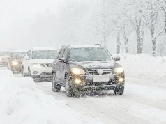 Pierwszy śnieg spadnie w kilku województwach. Będzie paraliż na drogach