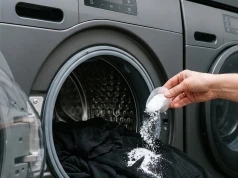 Wsypywanie sody do bębna pralki. Do czego służy i dlaczego jest zalecane?
