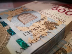Firmy szykują odpowiedź na podwyżki pensji minimalnej. Zwolnienia nie są pierwszym wyborem