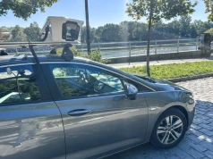 Samochód sprawdza opłaty za parking w rejonie Monte Cassino i Dietla