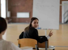 Student chce czegoś więcej. Wykładowca to już nie tylko ekspert