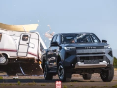 Toyota odtworzyła słynny test Top Gear. Próbowała zniszczyć nowego pickupa