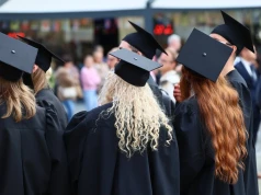 Nauczyciele i wykładowcy wciąż poszukiwani. Tysiące ofert pracy w edukacji
