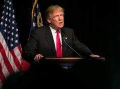 Ropa odbija po słowach Trumpa. Bombardowania Iranu po wyborach „możliwe”