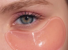 Płatki pod oczy. Kosmetyczny hit czy zbędny wydatek? Dermatolog odpowiada