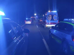 Niebezpieczne zderzenie ciągnika i samochodów. Służby w akcji