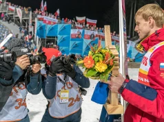 FIS oficjalnie potwierdza. Rosyjski skandalista wraca do skoków narciarskich