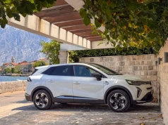 Mody SUV, tania jazda. Nowy Renault Symbioz z LPG. Aktualny, jesienny cennik