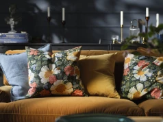 IKEA pokazała jesienne nowości. Kwiaty, mocne kolory i nastrojowe oświetlenie
