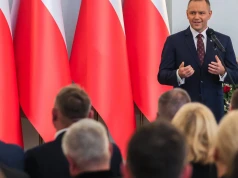 Prezydent podpisał ustawę, ale kieruje ją do TK. Dwa plany na tańsze paliwa pod lupą ekspertów
