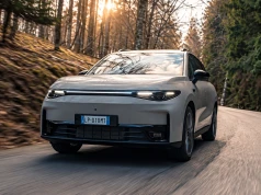 Chiński SUV od Stellantis dojrzewa. Nowy Leapmotor C10 oferuje więcej mocy, technologii i zasięgu