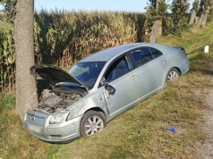 Zderzenie trzech pojazdów na DK60. Kobieta trafiła do szpitala
